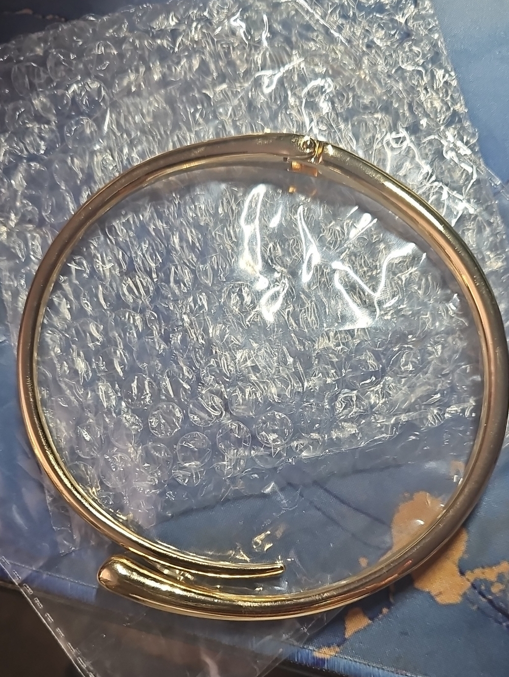 Source Unknown Gold Tone Women's Hinged Necklace
